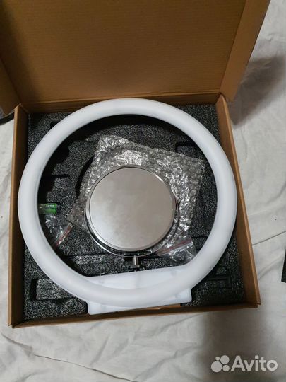 Кольцевая лампа 36см со штативом новая