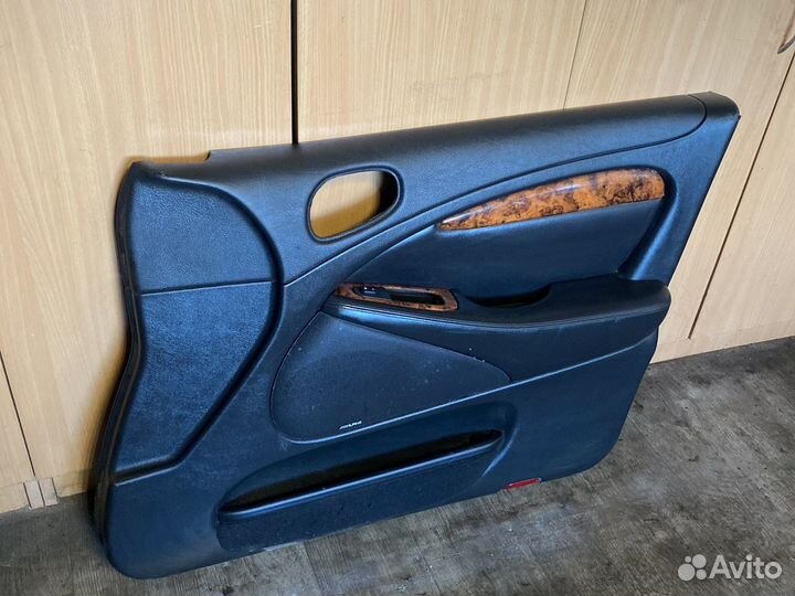 Jaguar s type передняя правая дверная карта(кожа)