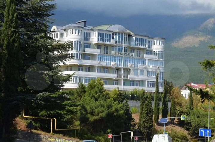 3-к. квартира, 125 м², 2/5 эт.