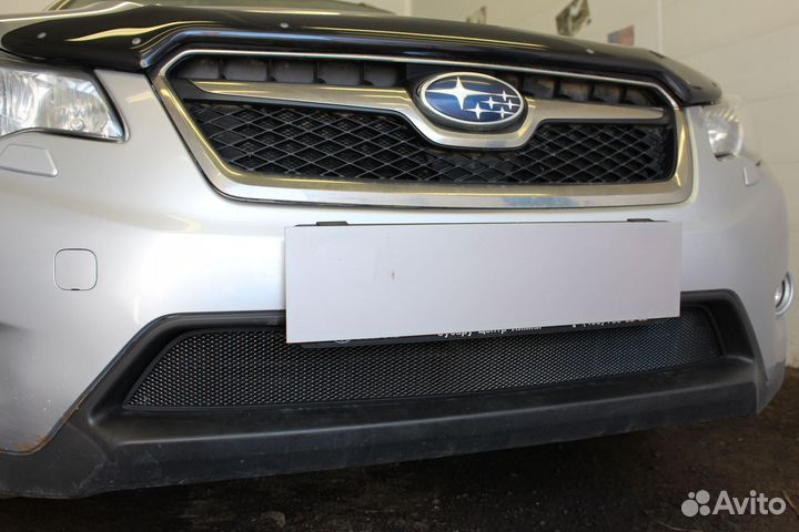Защитная сетка радиатора черная Subaru XV (2011-20