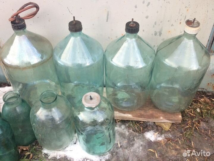 Бутыли и банки разные