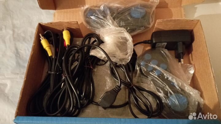 Видеоигра Titan 500 игр(200 8Бит, 300 16Бит)