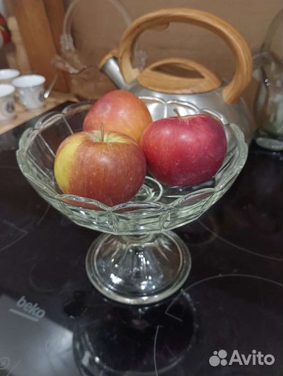 Ваза на ножке