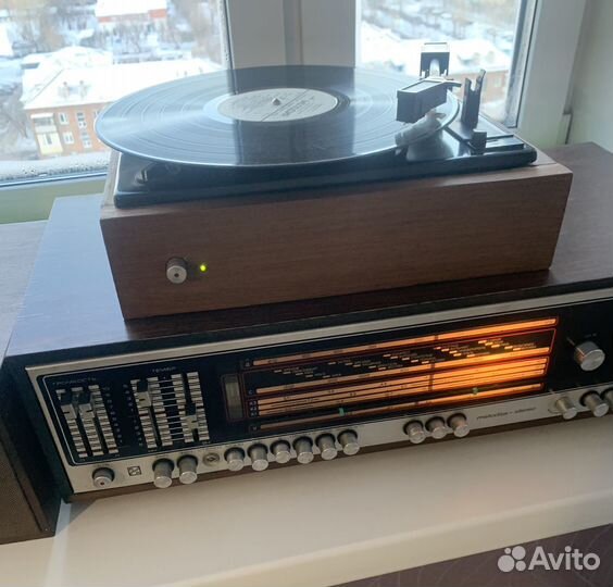 Проигрыватель виниловых пластинок исправный