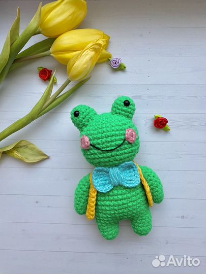 Вязаный лягушонок