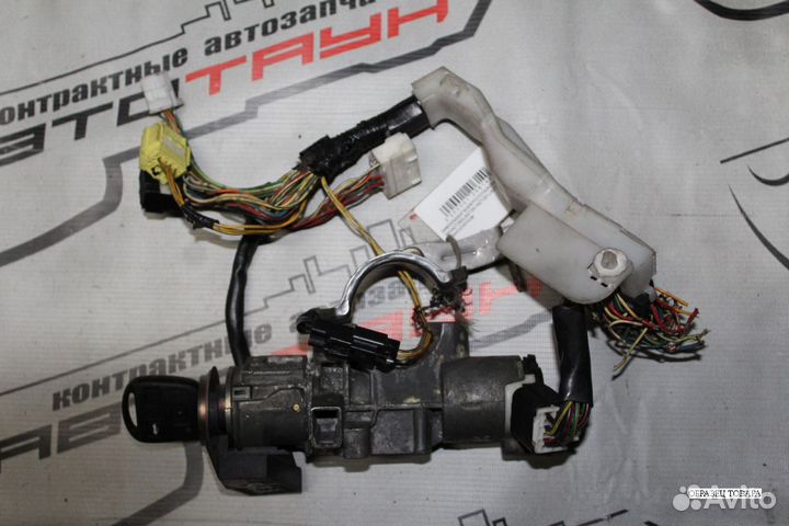 Замок зажигания toyota avensis ADT250 ADT251 AZT25