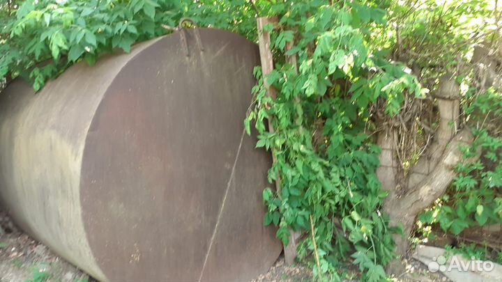 Продается металлическая бочка 5-6 м3