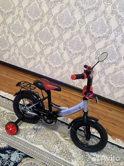 Трехколесный велосипед