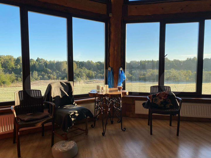 Дом 700 м² на участке 7 га