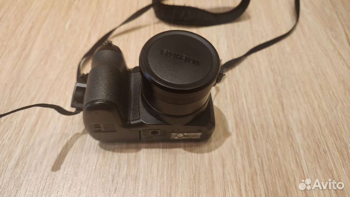 Зеркальный фотоаппарат Fujifilm FinePix S2950