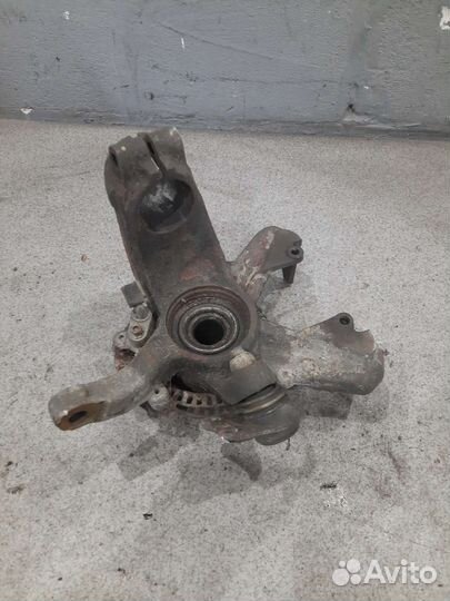 Кулак поворотный VAG Фольксваген Гольф 4 Бора