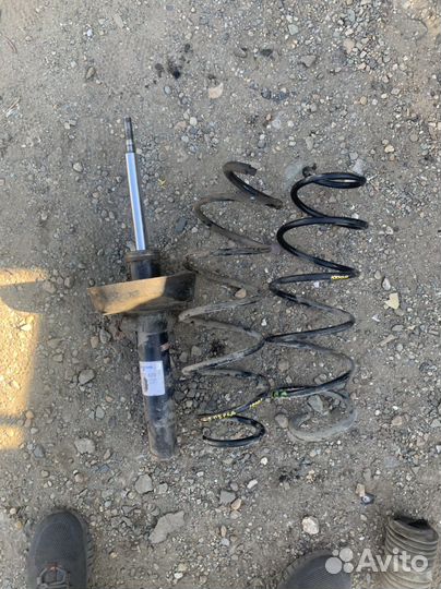 Амортизатор и пружины передние Citroen C3