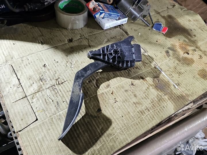 Педаль газа Mazda Mazda 6 (GG) 2002-2007 GK2A41600