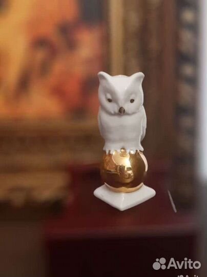 Фарфоровая статуэтка