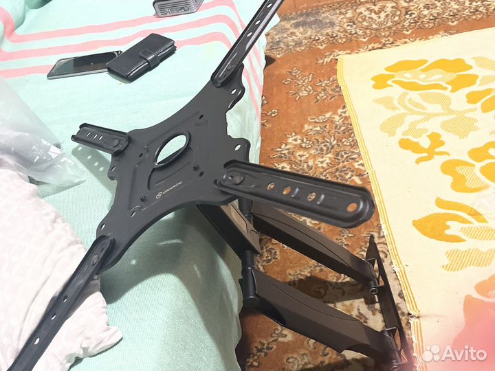 Кронштейн для телевизора поворотный