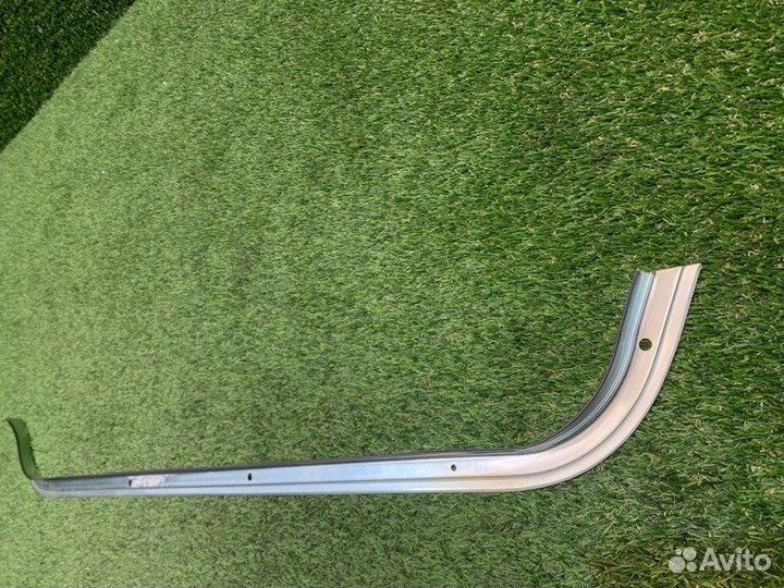 Кронштейн задний левый Mazda Bongo