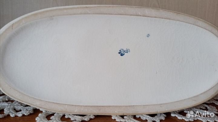 Статуэтка фарфоровая 