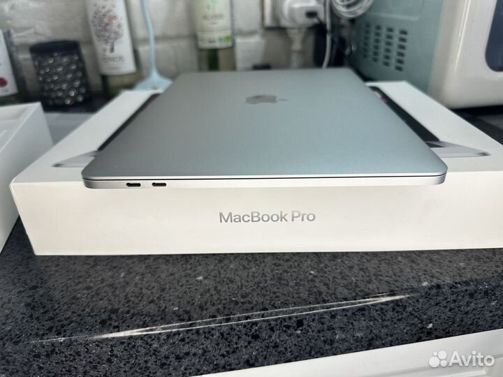 MacBook Pro 13 2022 М2/8GB/256SSD/Идеал