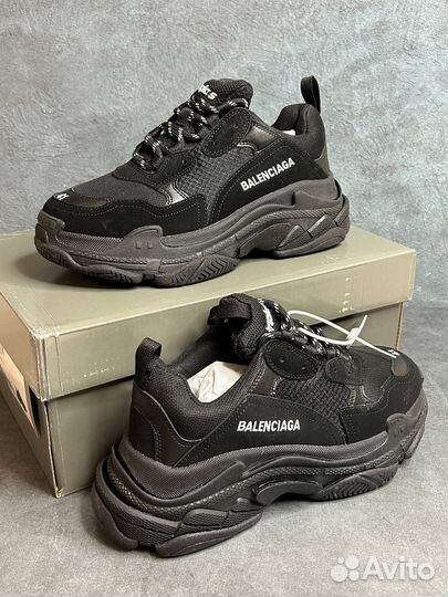 Кроссовки Balenciaga triple s новые