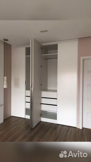 Распашной шкаф