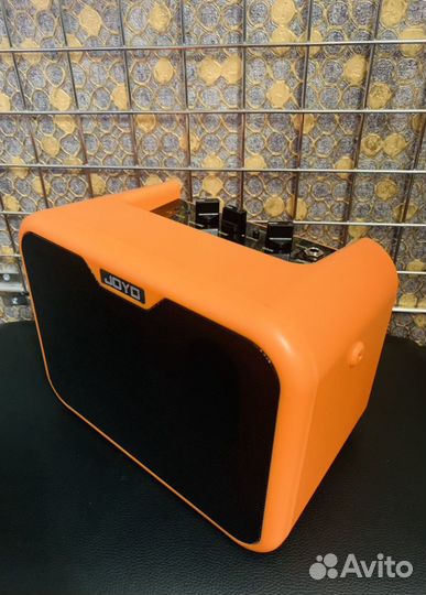 Портативный комбоусилитель + аксессуар