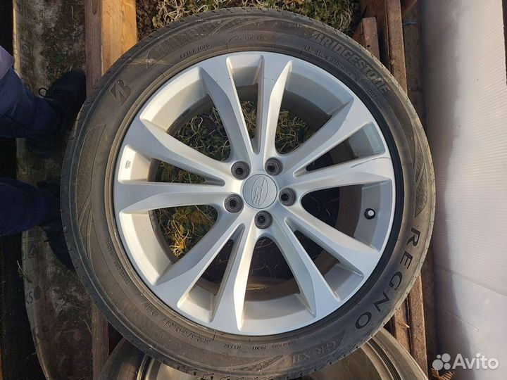 Bridgestone Regno GR-XII 225/50 R17