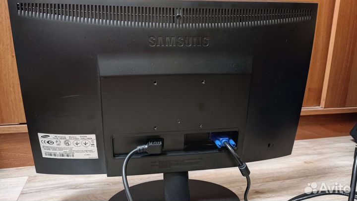 Монитор Samsung SyncMaster E2020