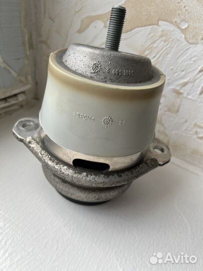 Подушка двигателя Volkswagen Touareg NF 3.6 бензин