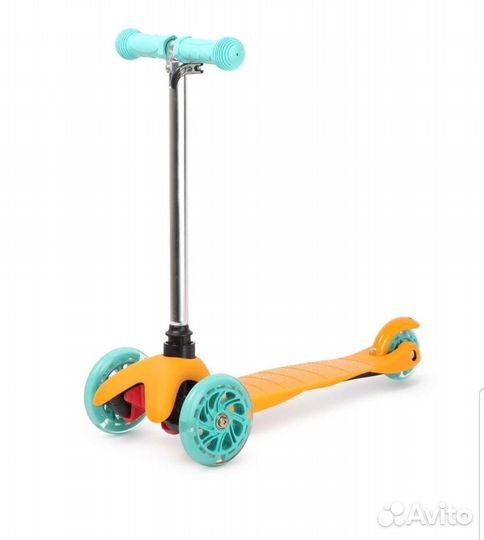 Самокат трехколесный