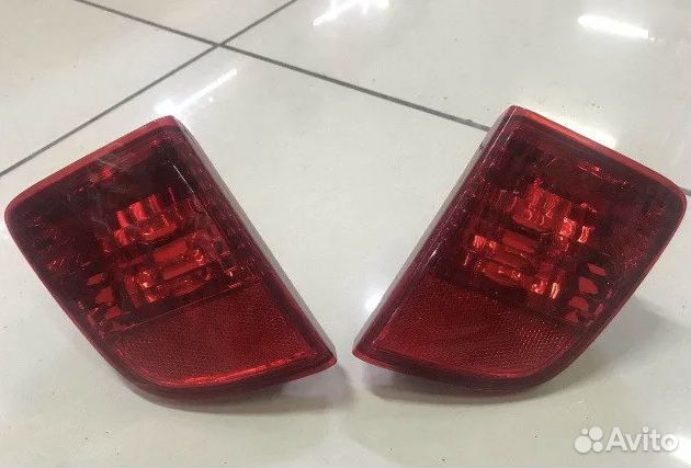 Противотуманка задняя Toyota Land Cruiser 200