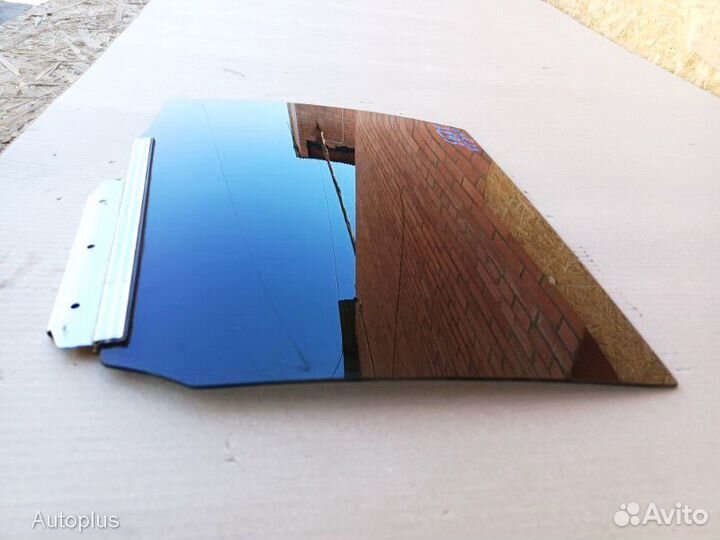 Стекло задней левой двери Toyota C-HR I