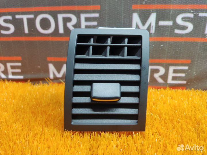 Дефлектор воздушный передний правый Volkswagen