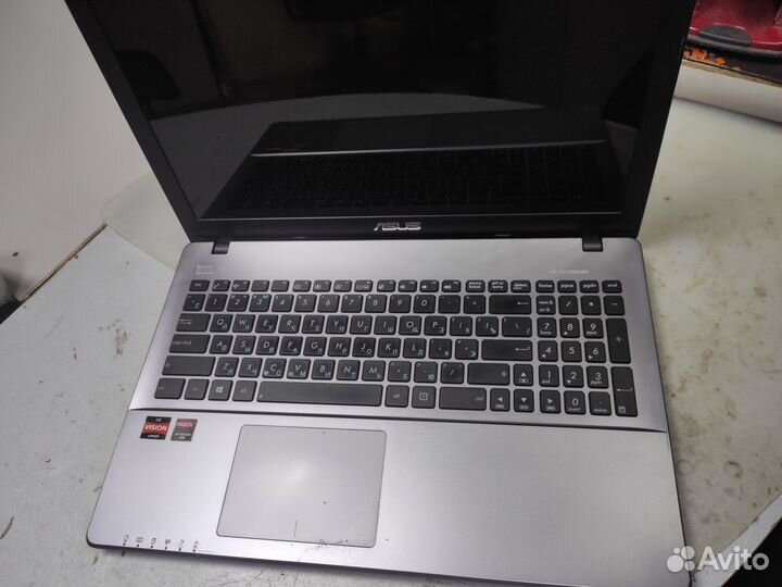Ноутбук asus X550D