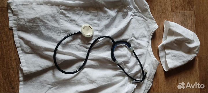 Набор для игры в больницу с халатом и шапочкой