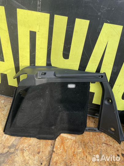 Обшивка багажника правая Мерседес GLK X204