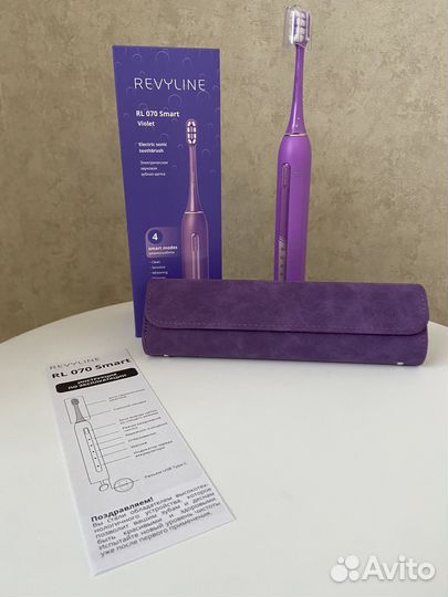 Электрическая зубная щетка Revyline RL 070
