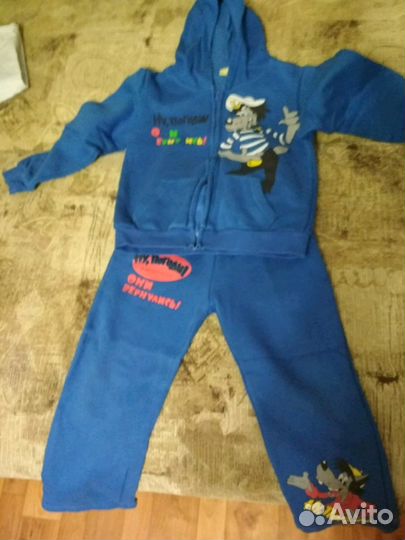 Костюм спортивный