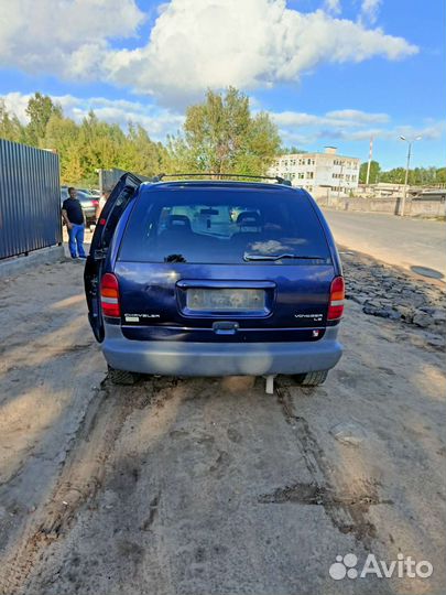 Разбор на запчасти Chrysler Voyager 3