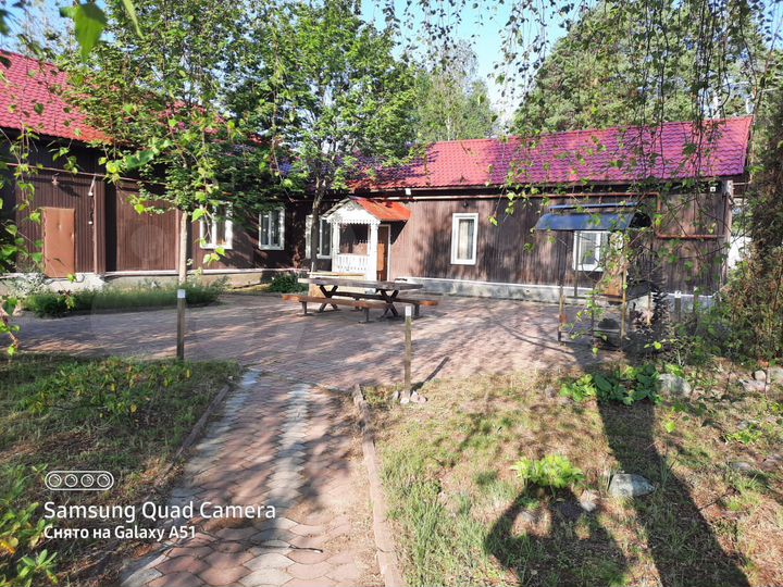 Дом 300 м² на участке 2,5 га