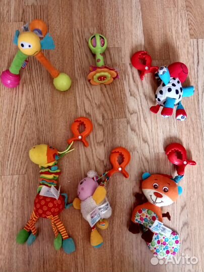 Подвески Tiny Love,музыкальный мобиль и погремушки