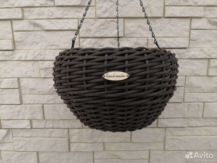 Подвесное кашпо из ротанга