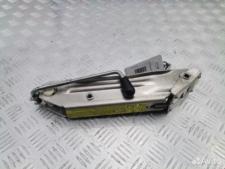 Домкрат для Volkswagen Golf 4 4B0941700C