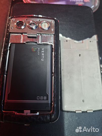 Vertu Constellation Quest, 8 ГБ