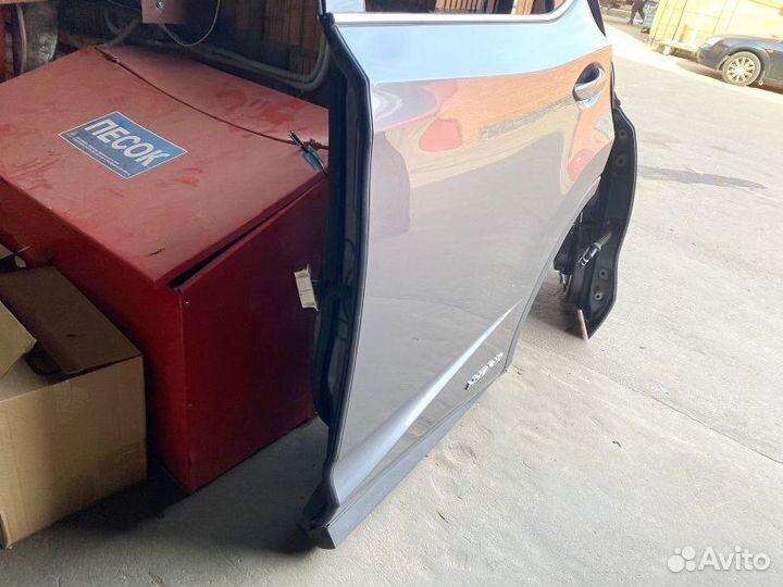 Дверь авто Лексус Эр Икс левая