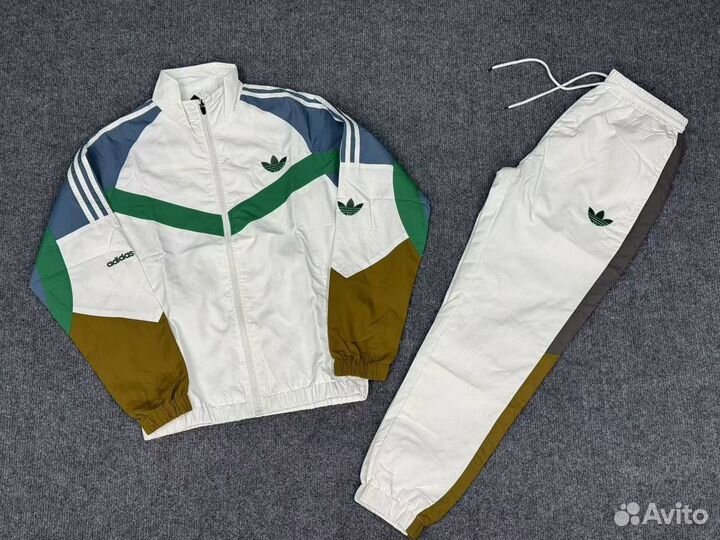 Спортивный костюмы оптом