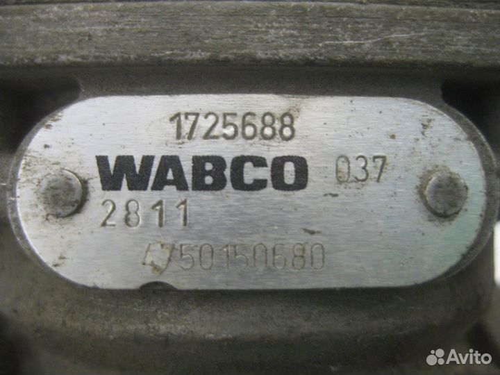 Клапан пневматический 1725688 DAF, XF 105