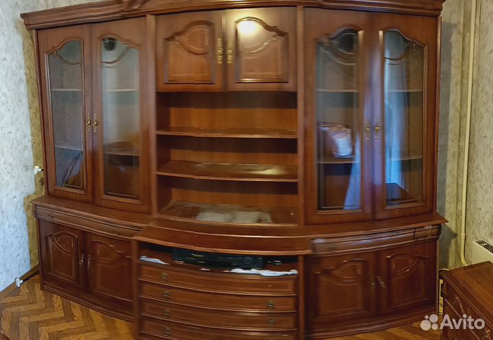 Буфеты и серванты