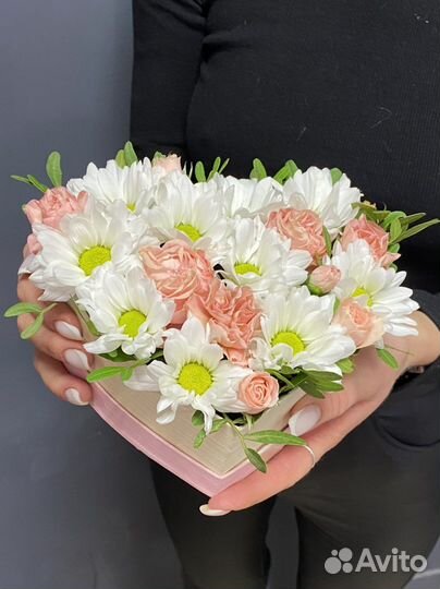 Подарочный набор с конфетами и цветами