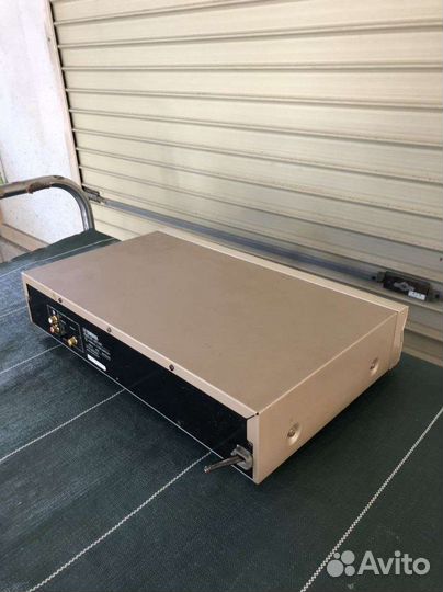 Cd плеер Yamaha CDX-596