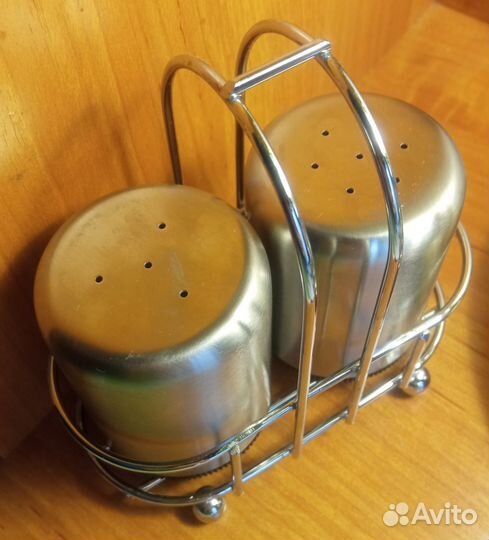 Набор солонка и перечница